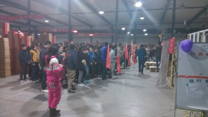 韓都衣舍隊(duì)伍集結(jié)中