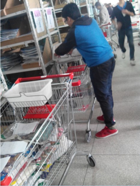 妖精口袋揀貨中